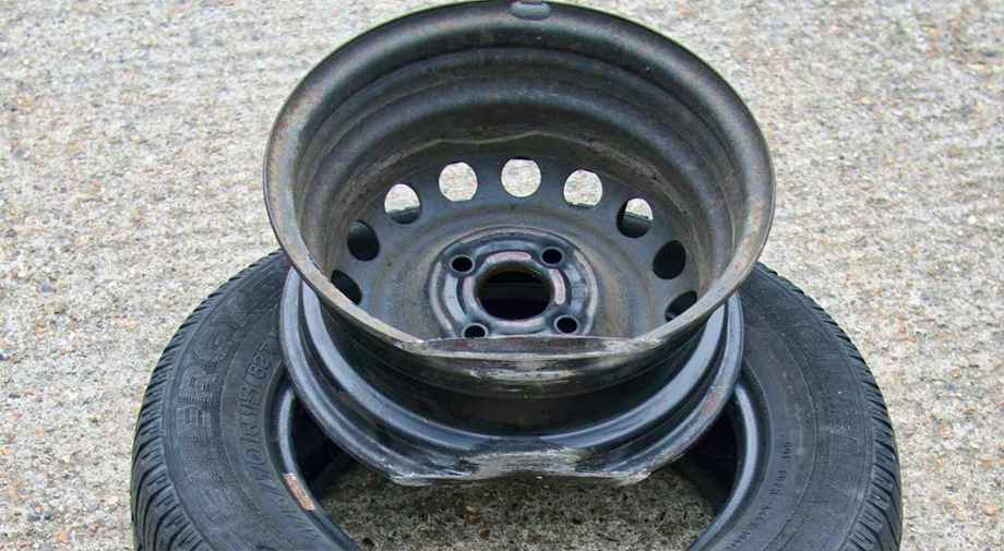 Ein versteckter Defekt in einem gebrauchten Reifen kann zu einer Panne führen