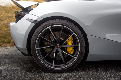 Bessere Reifen für die Hinterachse oder die Vorderachse? Prüfen Sie die Empfehlungen!